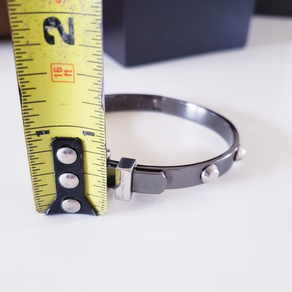 Michael Kors Astor Buckle Bangle - Gun Metal - Picture 11 of 13